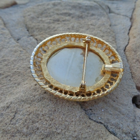 Unique style vintage brooch pin - Picture 2 of 8